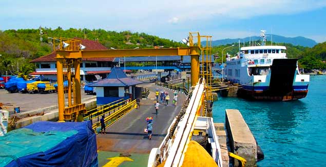 Pelabuhan Padang Bai@fastboatkegili.com